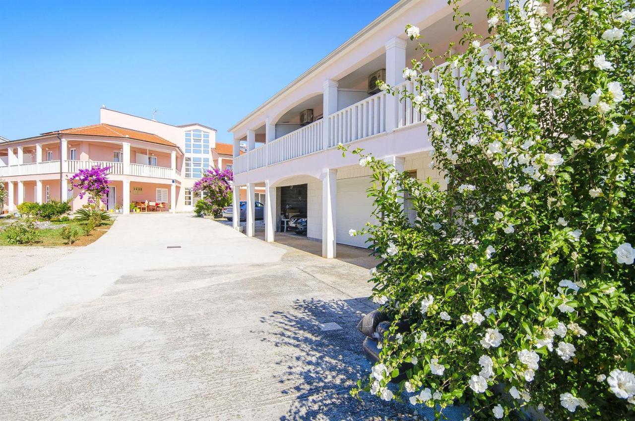 Apartments Hrgovic ロゴズニッツァ エクステリア 写真